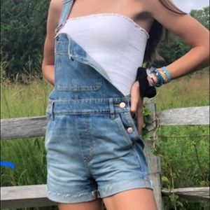 Meet your Posher, Chloe